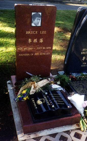 Bruce Lee Grave.jpg